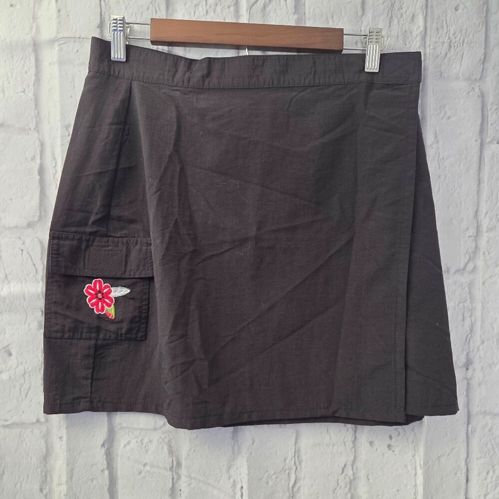 No Boundaries Juniors Large (11/13) Black Embroidered Wrap Mini Skirt